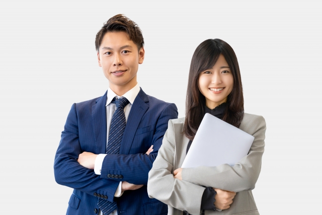 職業訓練に通う女性と男性の写真